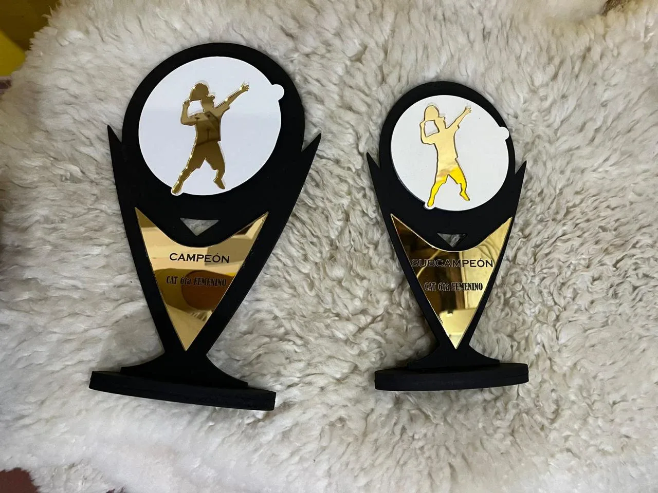 Trofeos campeón y subcampeón categoría 6ta femenino